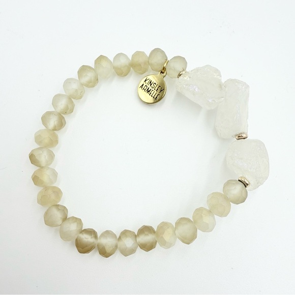 Kinsley Armelle FACETED GREY AGATE BEADS WITH CLEAR QUARTZ STONE BRACELET - Picture 4 of 4